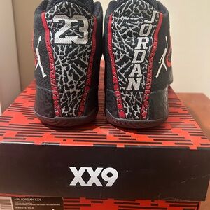 9.5 size shoe. Only worn twice! Brand new basically.